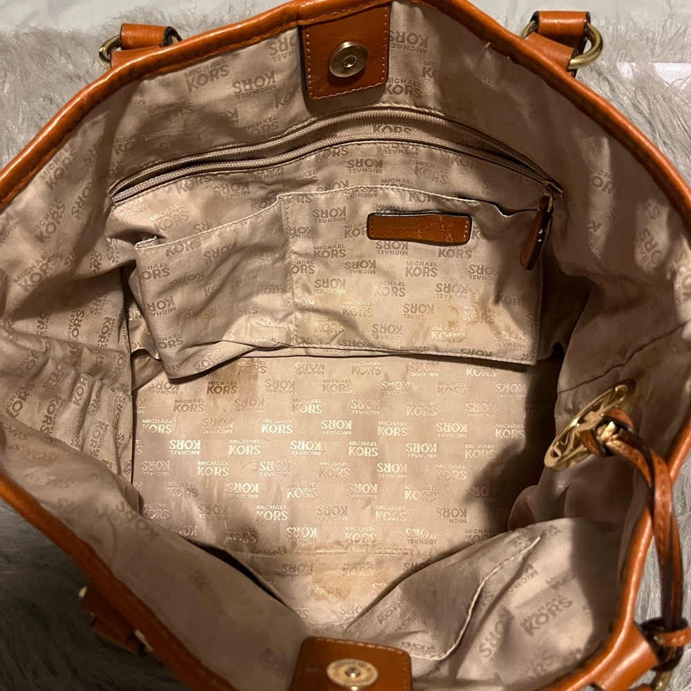 Brown toe bag
